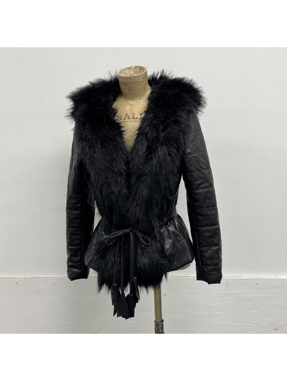 Vintage Y2K Black Leather Quilted Jacket with Faux-Fur Trim